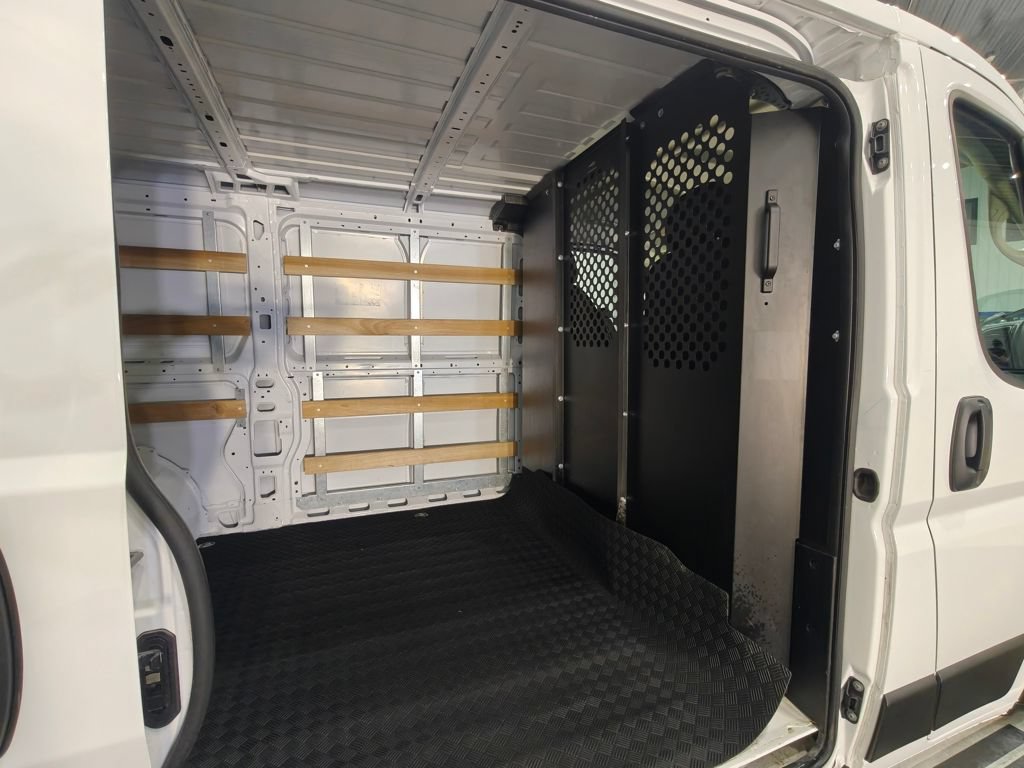 Used 2025 RAM ProMaster 2500 w/ U-Haul Equipment Group FWD image 19