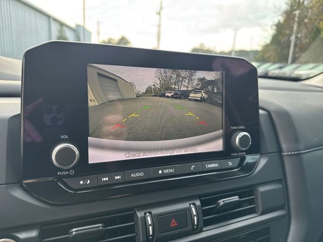 Used 2024 Nissan Pathfinder S image 21