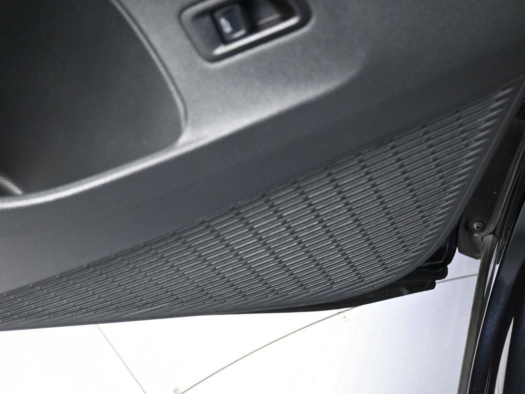 Used 2024 Volkswagen Atlas Cross Sport SE image 14