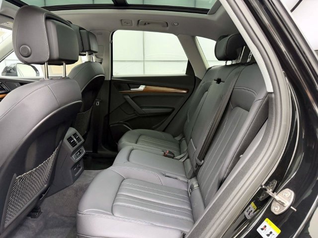 Certified 2023 Audi Q5 2.0T Premium w/ Convenience Package AWD/4WD image 12