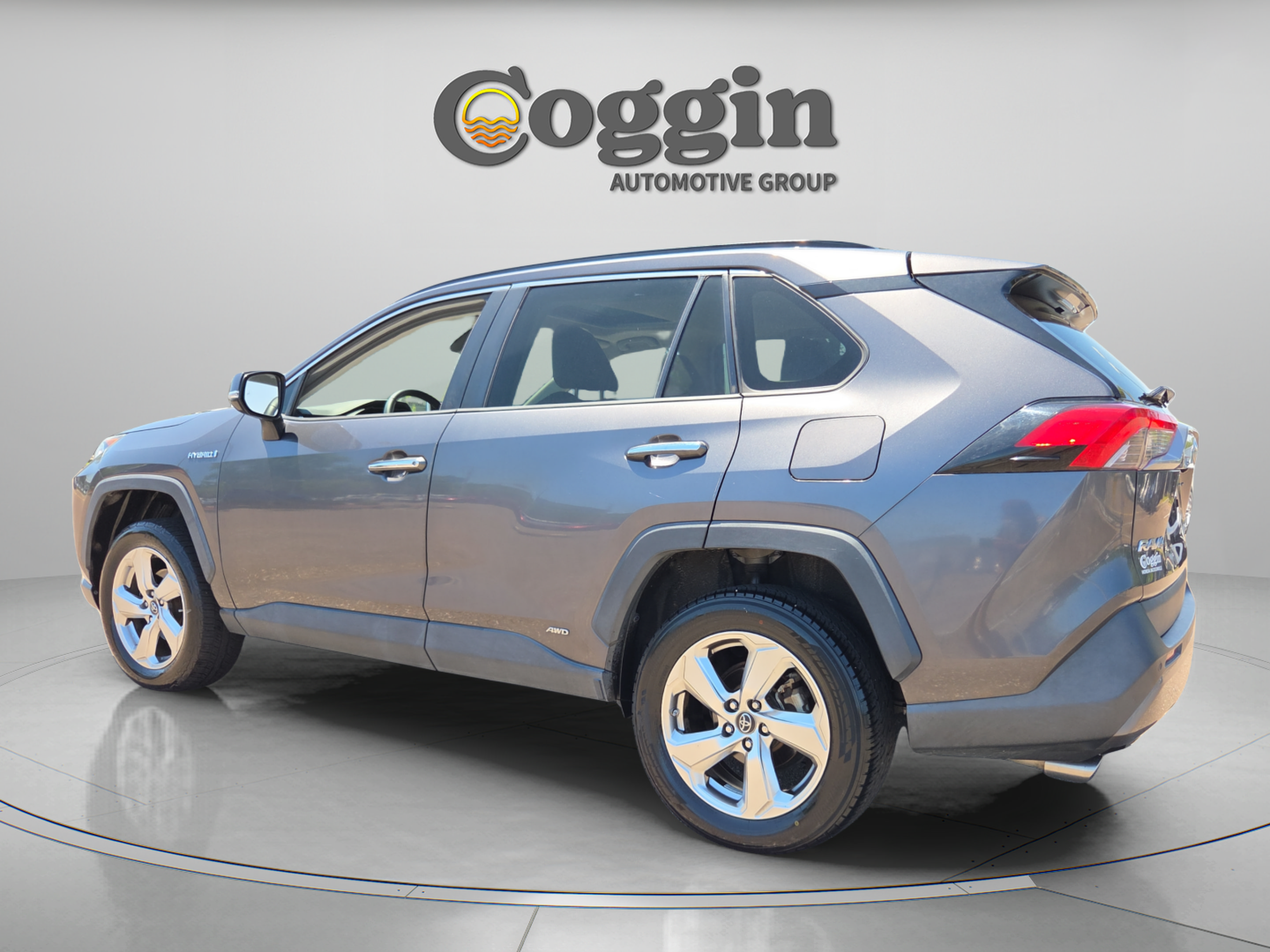 Used 2019 Toyota RAV4 Limited w/ Limited Grade Weather Package AWD/4WD image 3