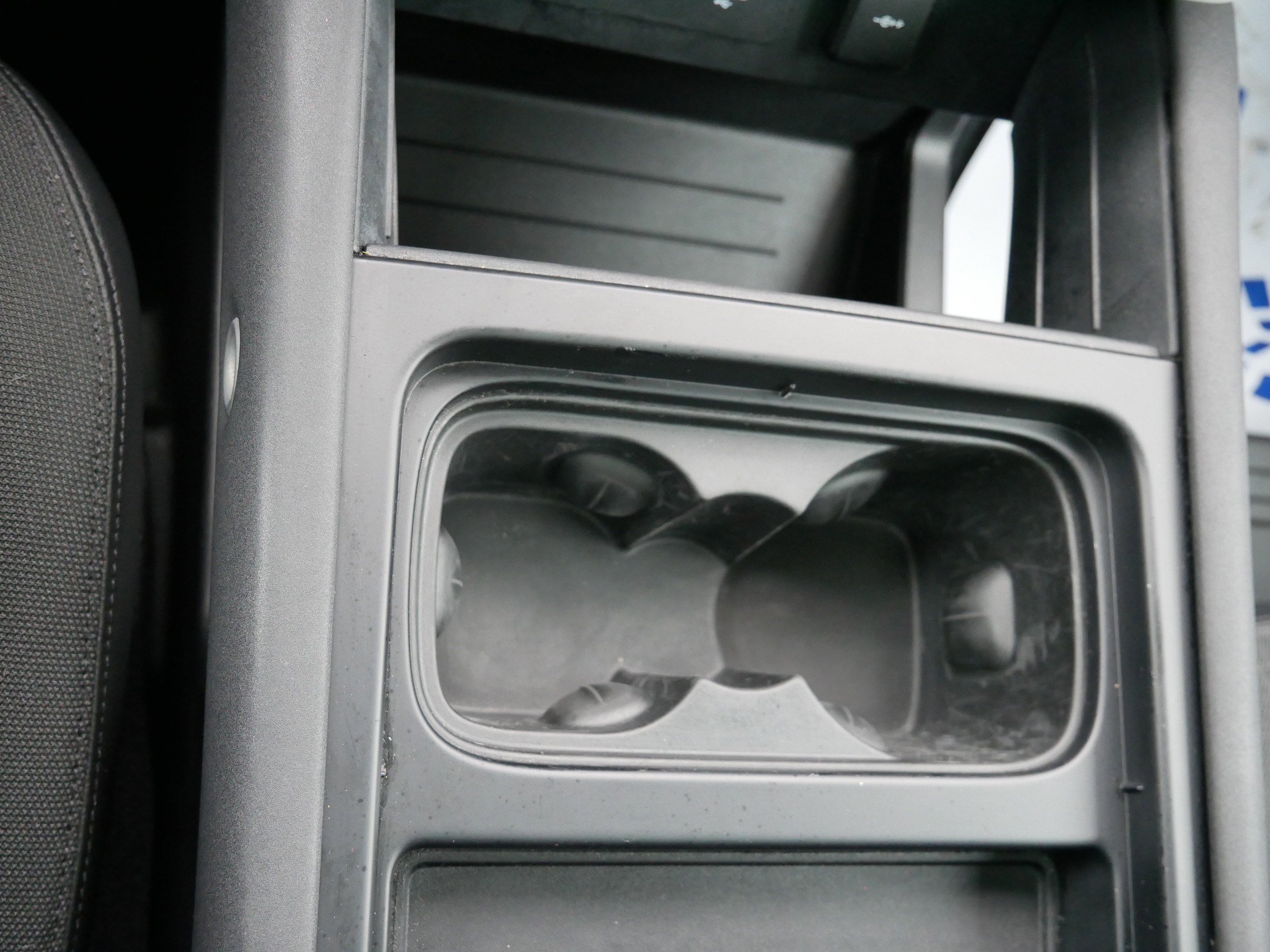 Used 2020 Land Rover Defender 110 SE image 26