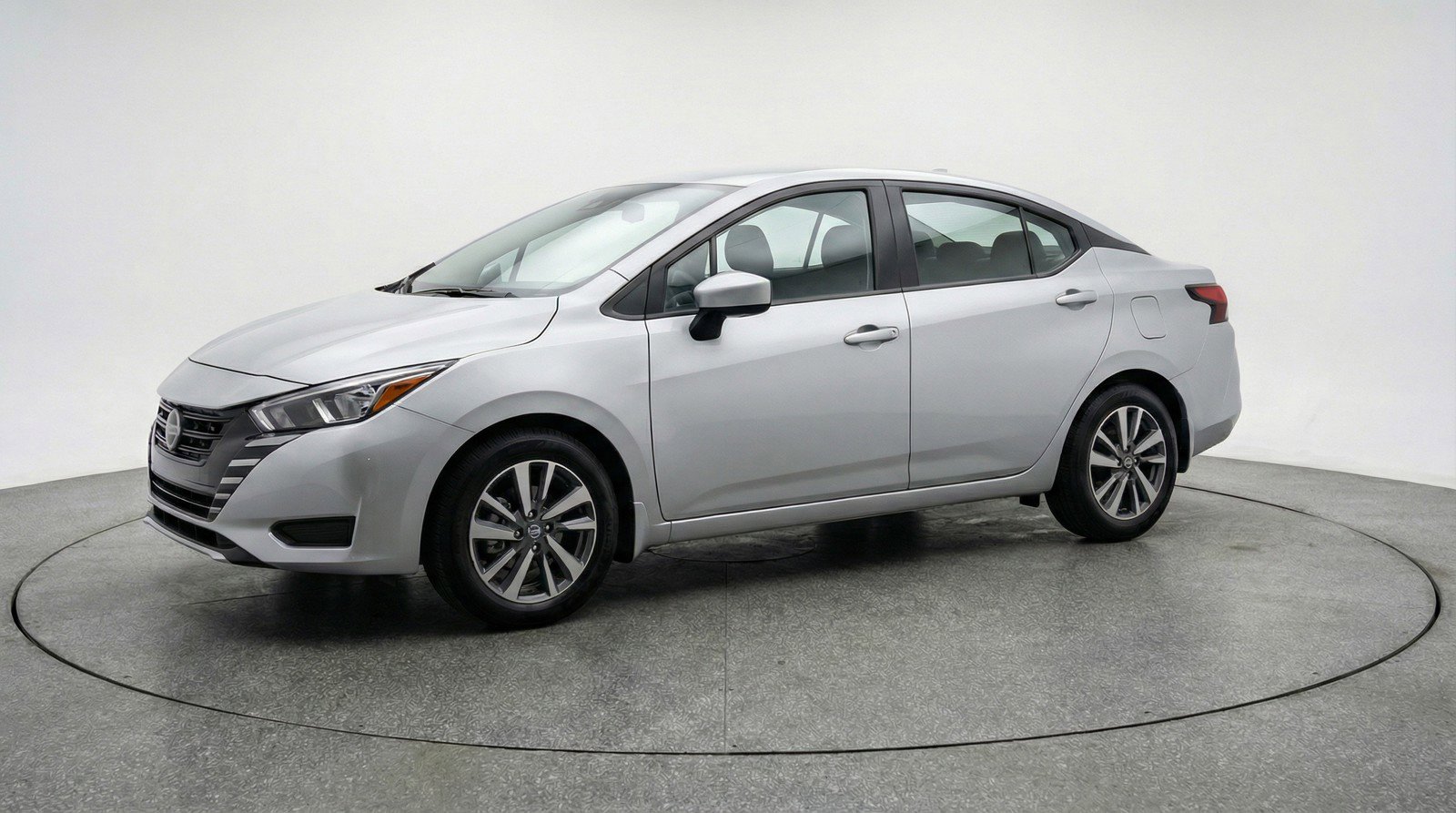 Used 2025 Nissan Versa SV FWD image 3