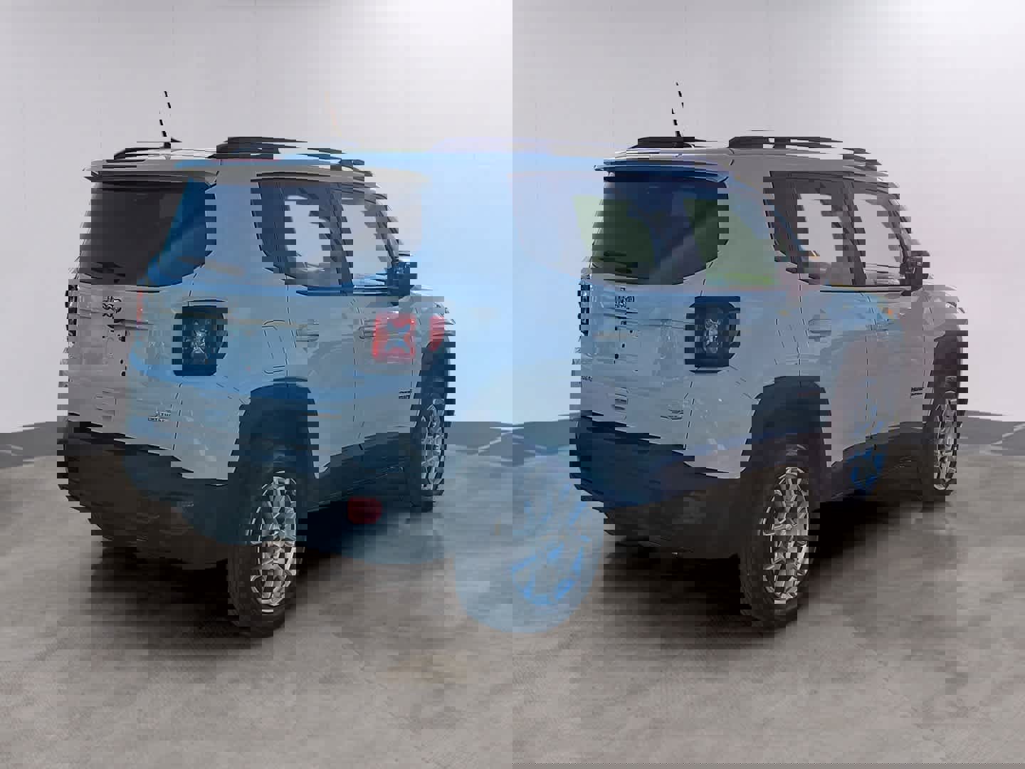 Used 2022 Jeep Renegade Latitude w/ Convenience Group AWD/4WD image 4