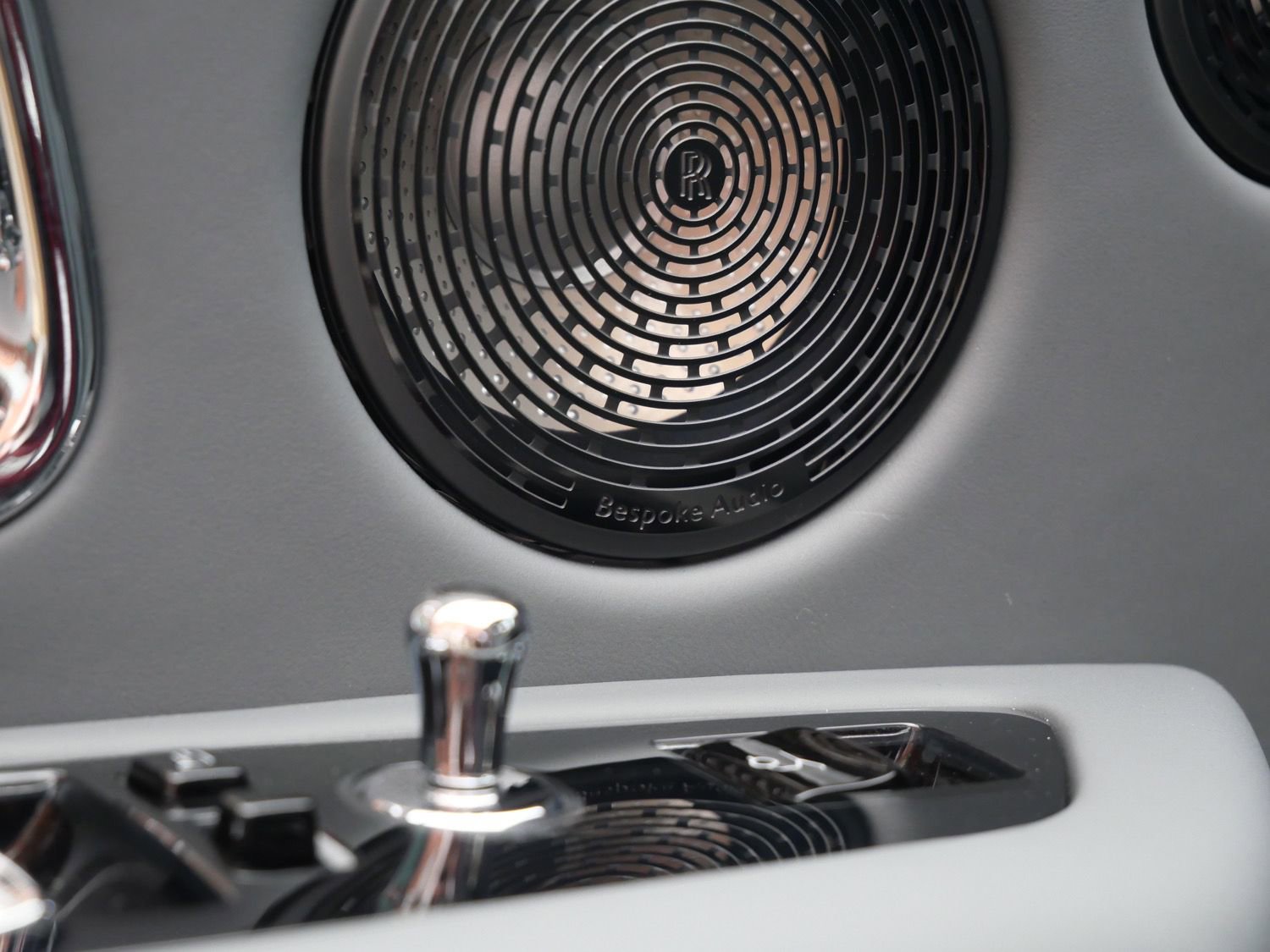 New 2025 Rolls-Royce Cullinan Black Badge image 27