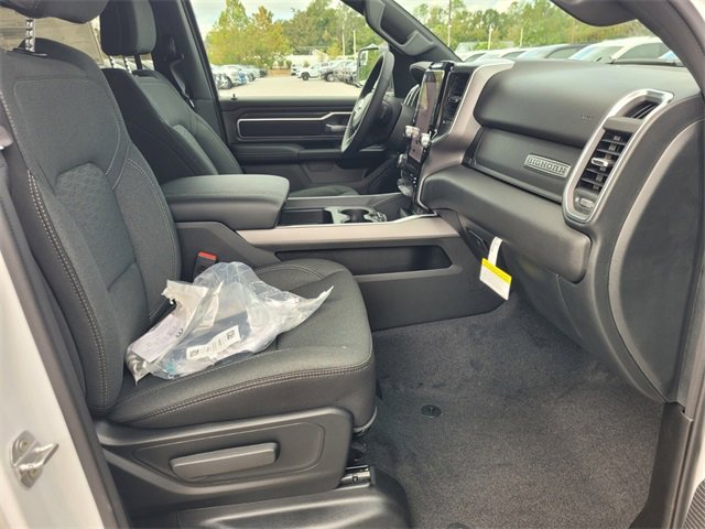 New 2026 RAM 1500 4x4 Crew Cab image 17