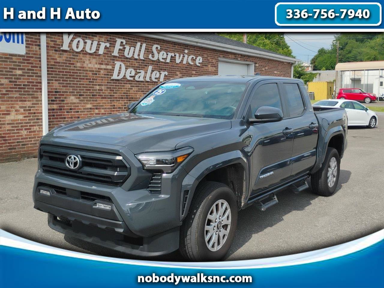 Used 2025 Toyota Tacoma SR5 AWD/4WD image 1