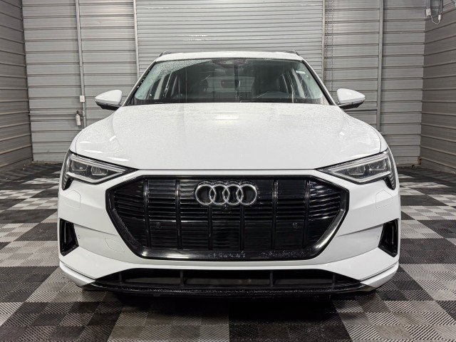Used 2022 Audi e-tron Premium w/ Convenience Plus Package image 3