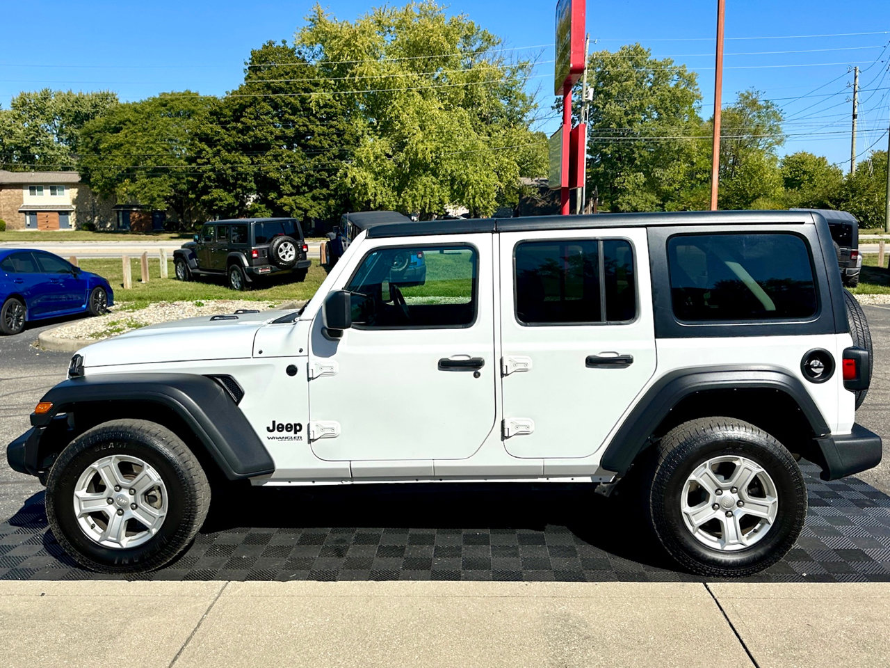 Used 2022 Jeep Wrangler Unlimited Sport w/ Cold Weather Group image 16