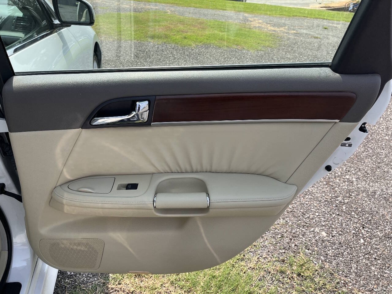 Used 2008 INFINITI M35 w/ Technology Pkg RWD image 16