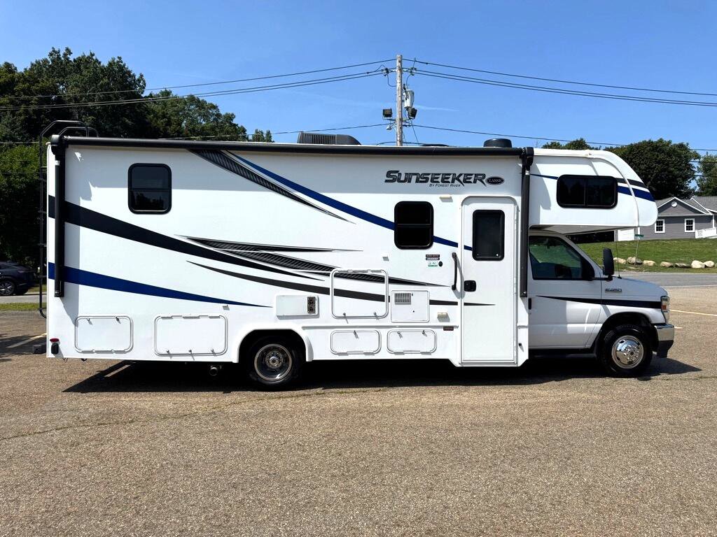 Used 2021 Ford E-450 and Econoline 450 Super Duty w/ Motorhome Prep Package image 8