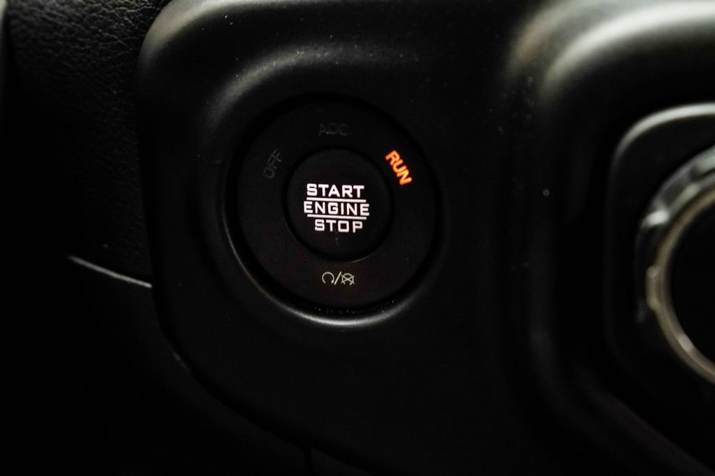 Used 2022 Jeep Wrangler Unlimited Sahara w/ Cold Weather Group AWD/4WD image 29