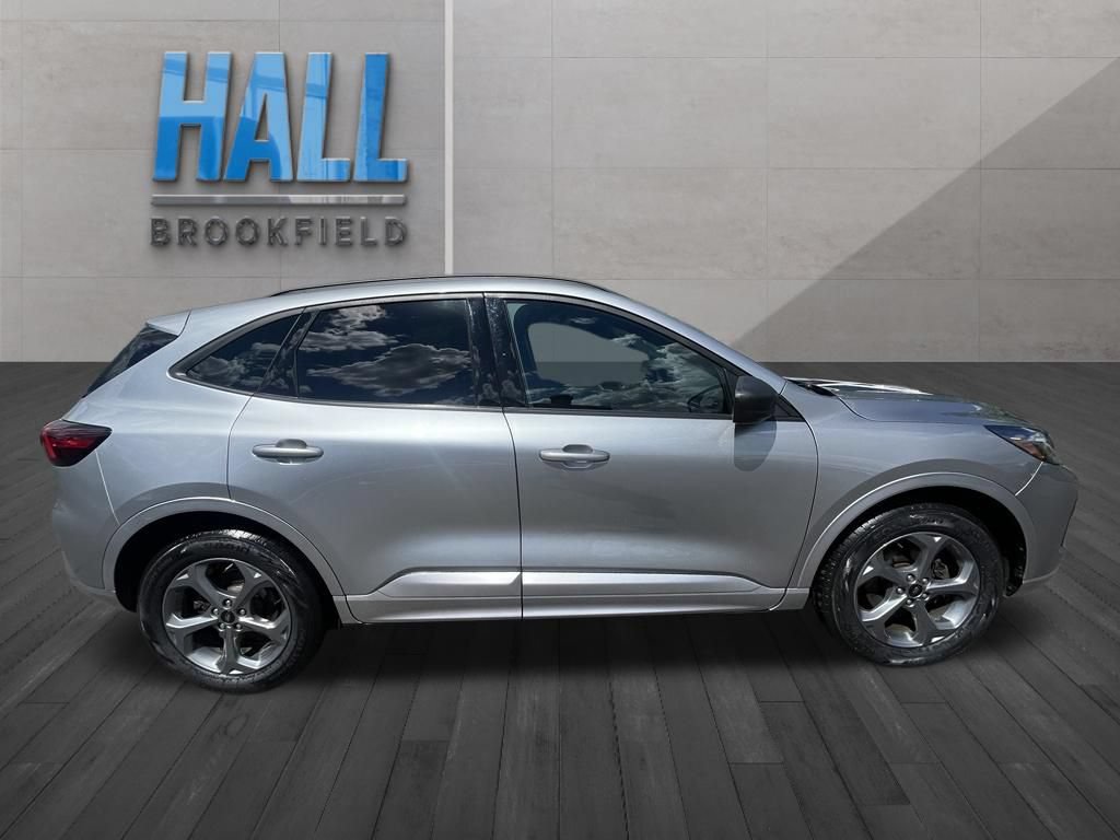 Used 2024 Ford Escape ST-Line w/ Tech Pack #1 AWD/4WD image 6