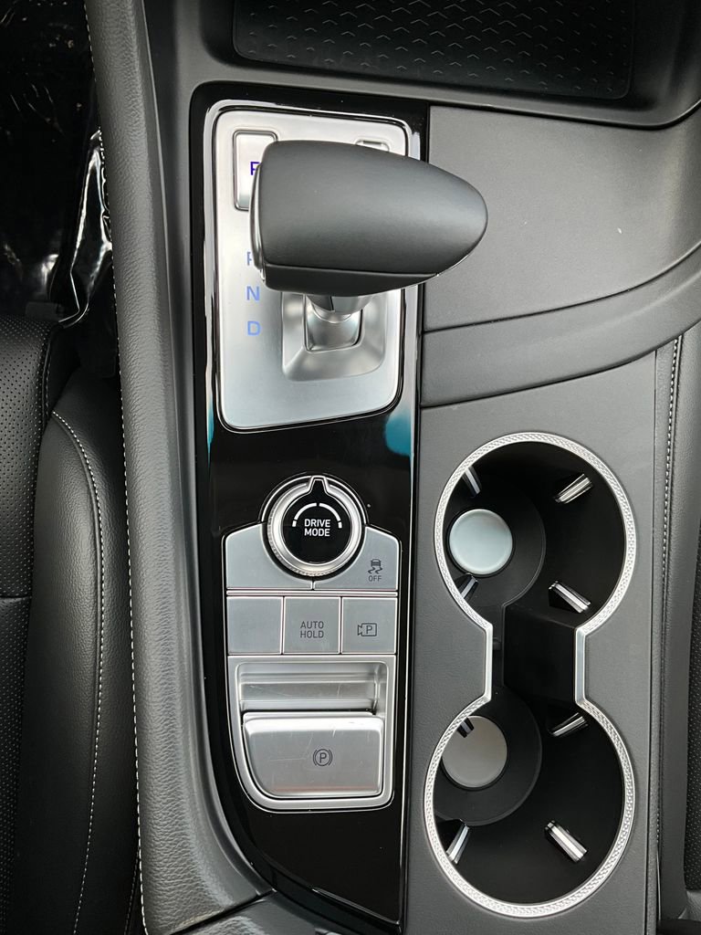 Used 2025 Genesis G70 2.5T image 28