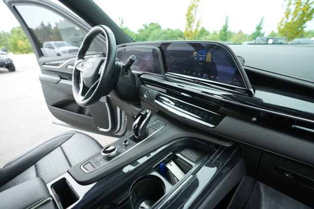 Used 2022 Cadillac Escalade ESV Sport w/ Touring Package AWD/4WD image 41