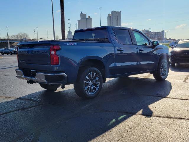 Used 2024 Chevrolet Silverado 1500 LT AWD/4WD image 2