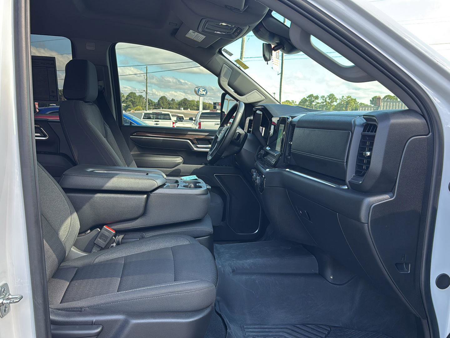 Used 2025 Chevrolet Silverado 2500 LT image 10