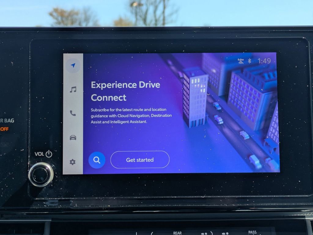 Used 2025 Toyota Sienna LE image 19