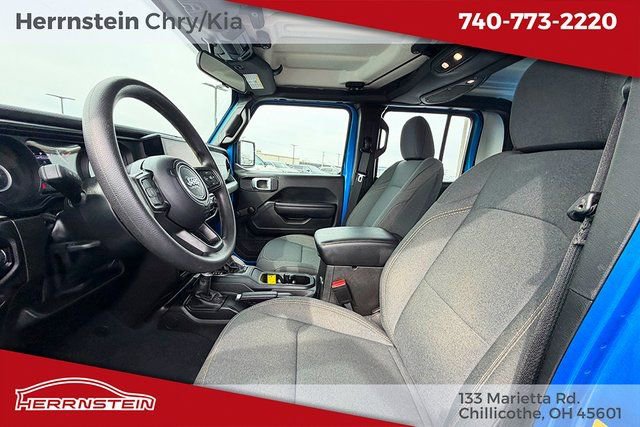 Used 2024 Jeep Gladiator Sport AWD/4WD image 10