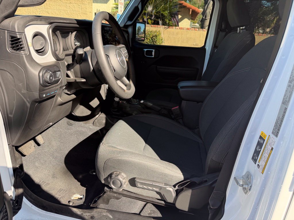 Used 2024 Jeep Wrangler Unlimited w/ Dual Top Group AWD/4WD image 22