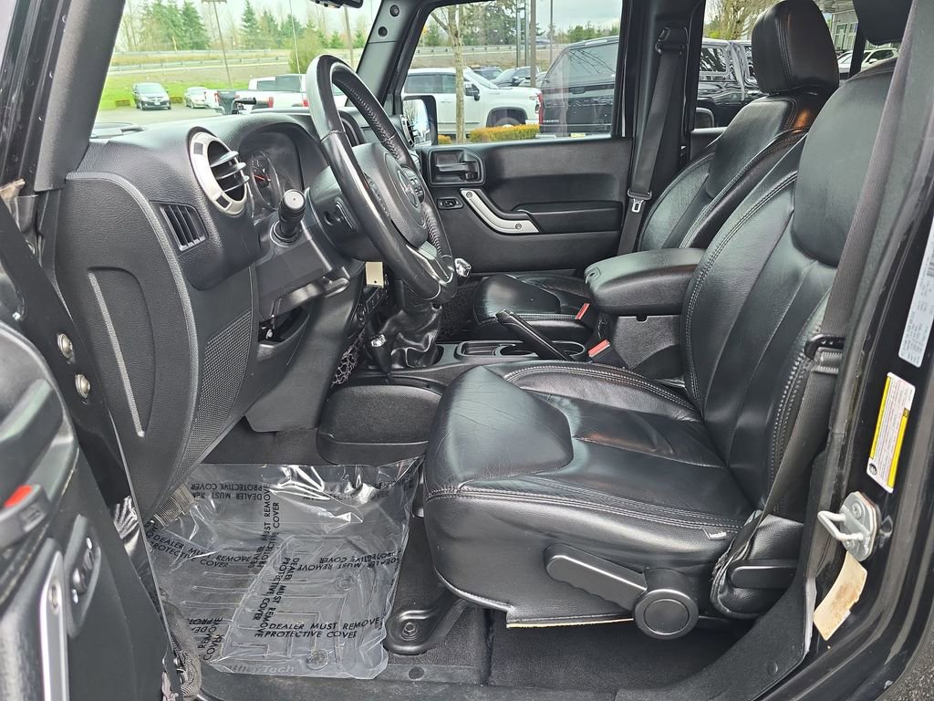 Used 2018 Jeep Wrangler Unlimited Sahara w/ Dual Top Group image 19