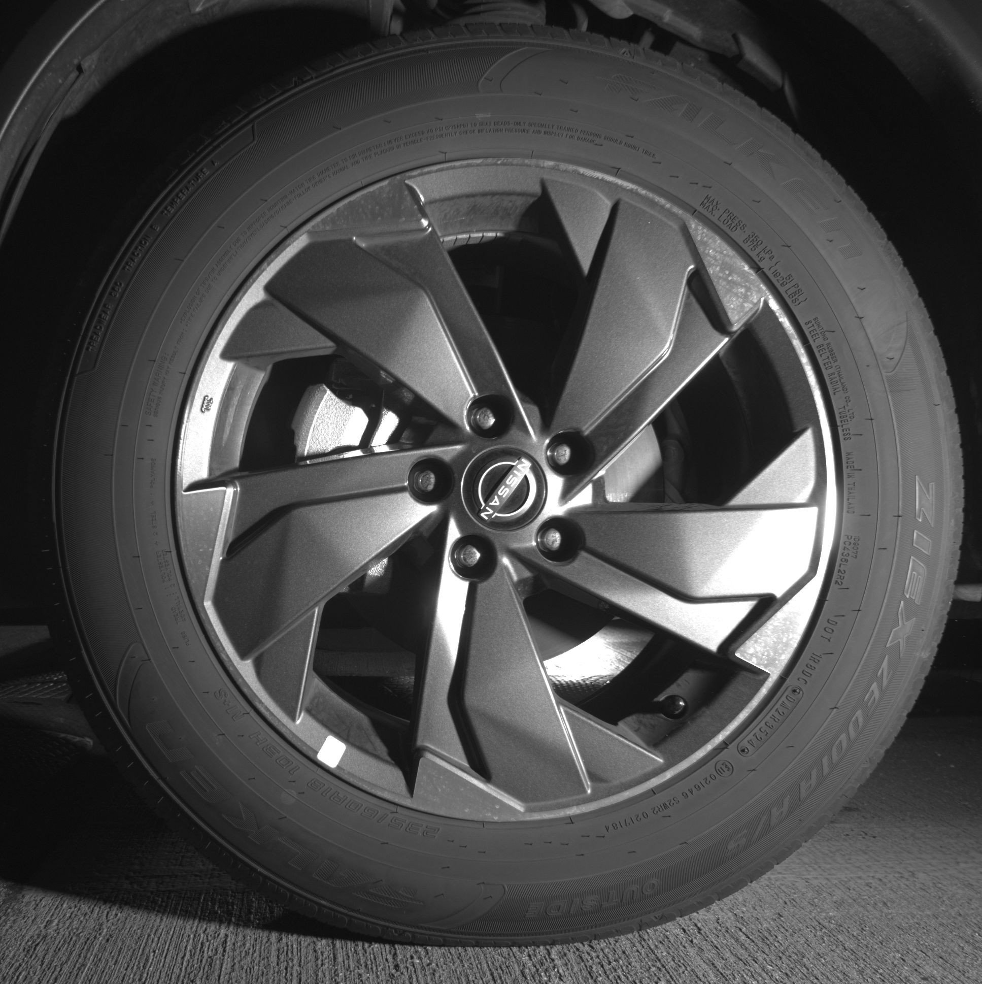 Used 2025 Nissan Rogue SV FWD image 12