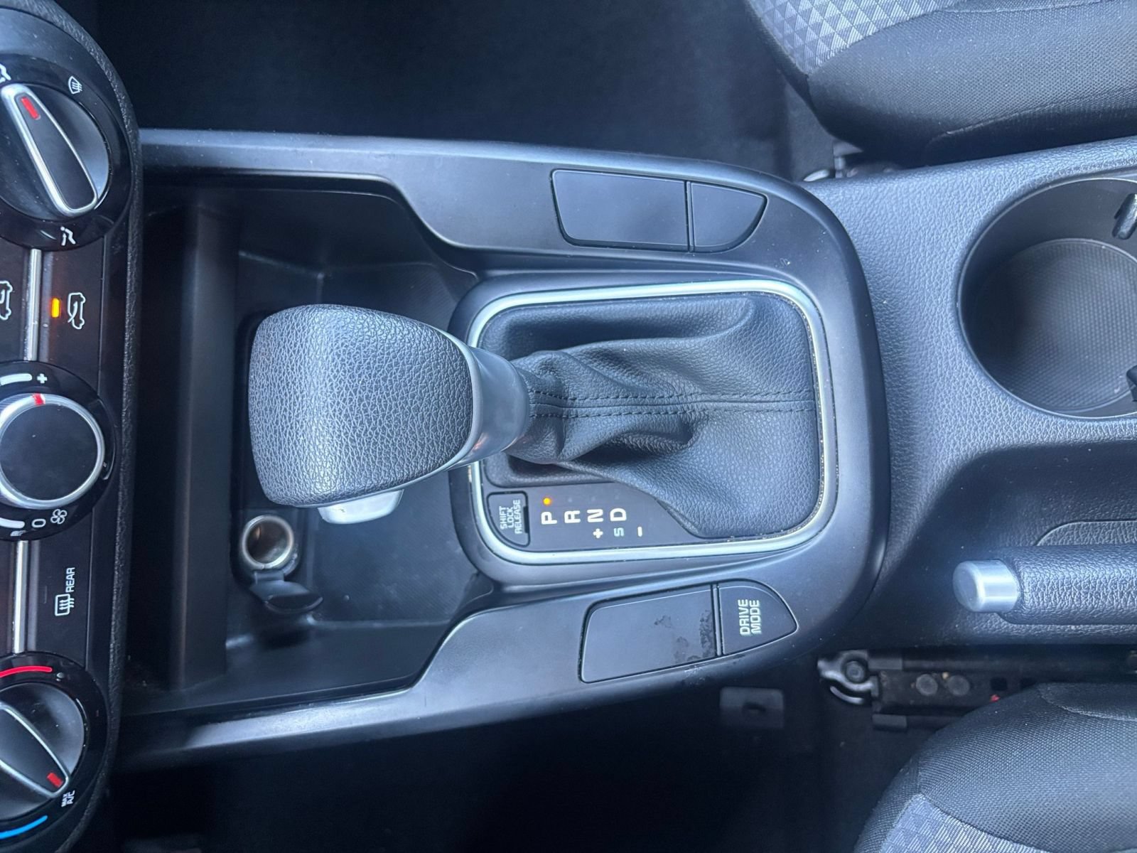 Used 2025 Kia Soul LX w/ LX Technology Package FWD image 38