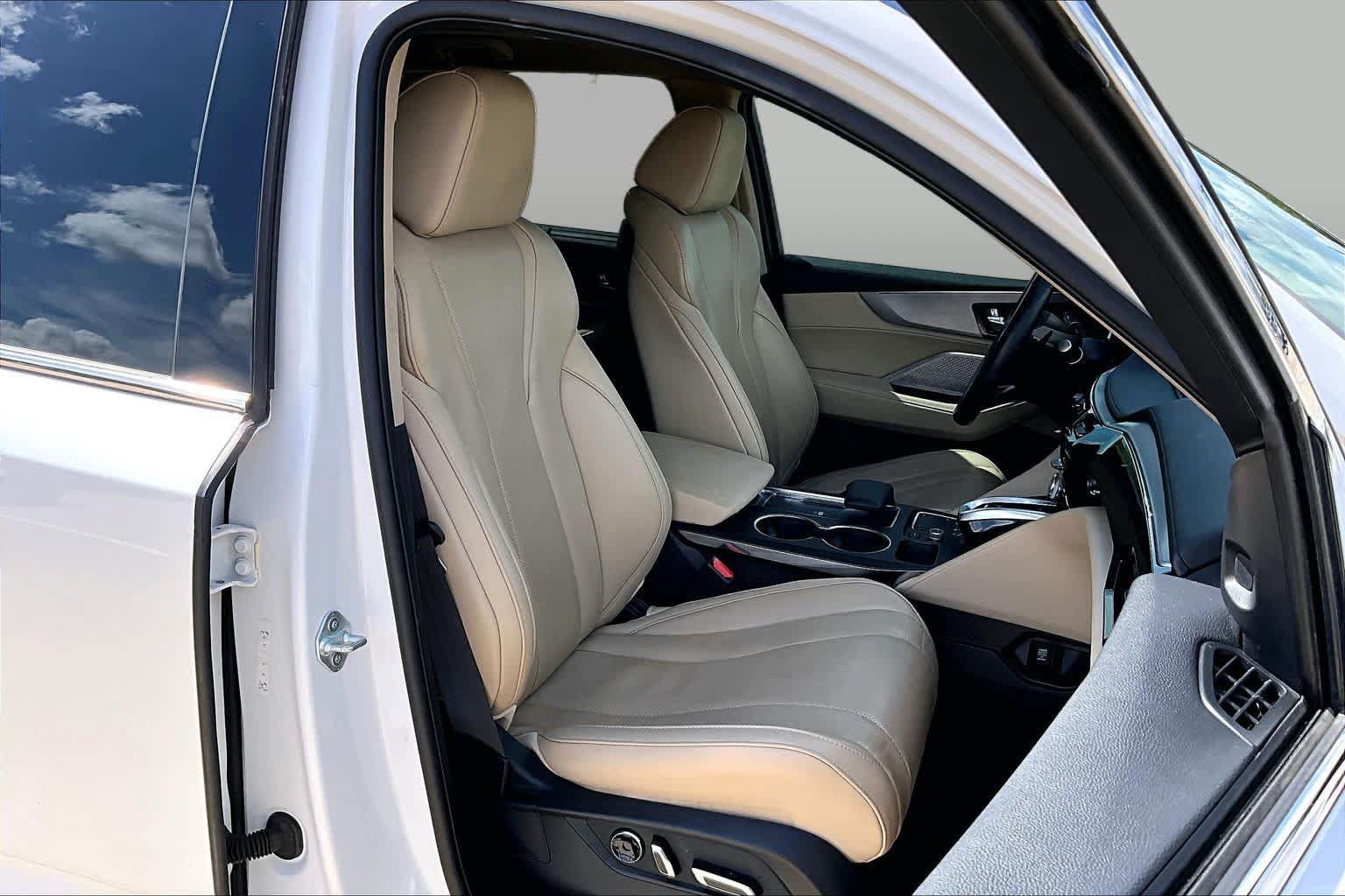 Used 2024 Acura MDX w/ Technology Package FWD image 9