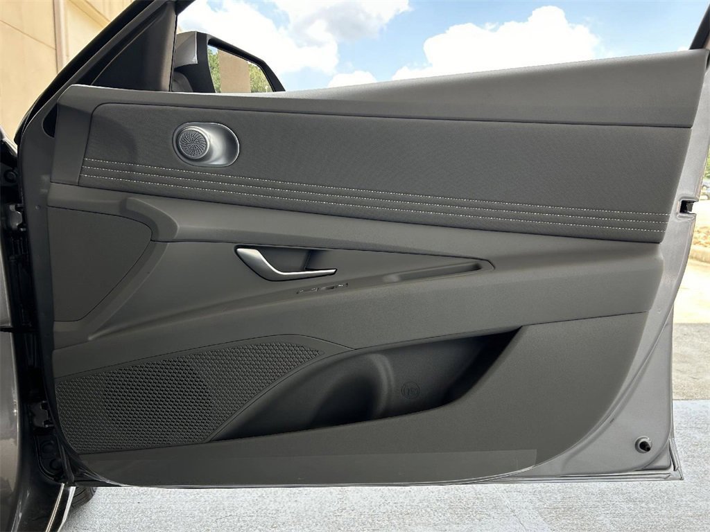 Used 2024 Hyundai Elantra SEL w/ Convenience Package image 24