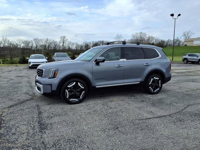 Used 2025 Kia Telluride S image 42