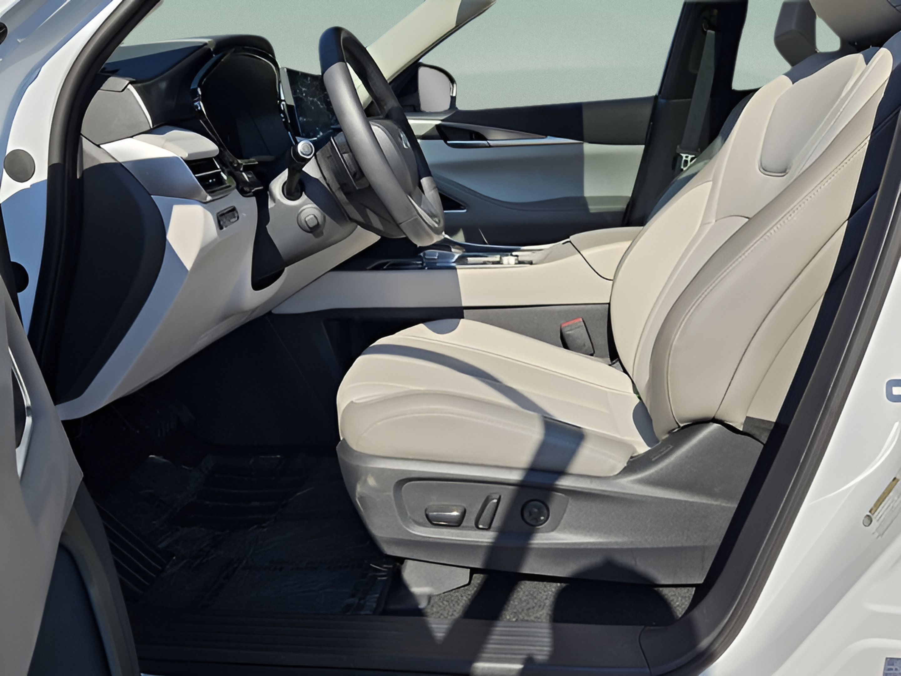 Used 2026 INFINITI QX60 Luxe w/ Cargo Package AWD/4WD image 13