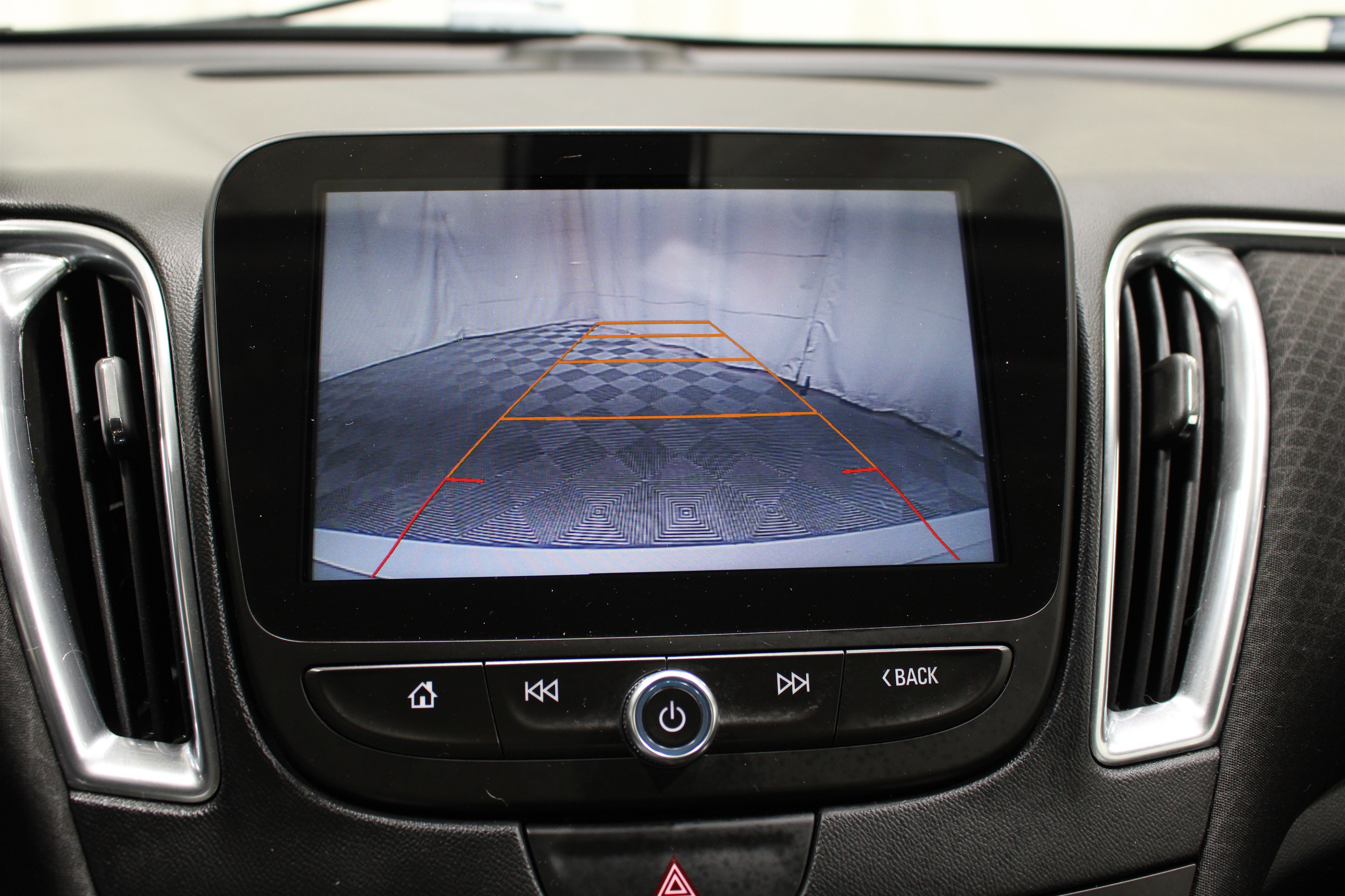 Used 2016 Chevrolet Malibu LT image 15