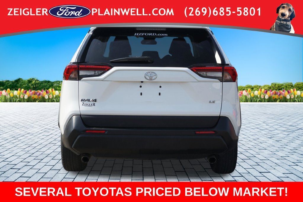 Used 2022 Toyota RAV4 LE w/ Carpet Mat Package (TMS) FWD image 4
