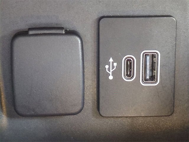 Certified 2025 Ford Explorer ST-Line w/ ST-Line Street Pack image 22