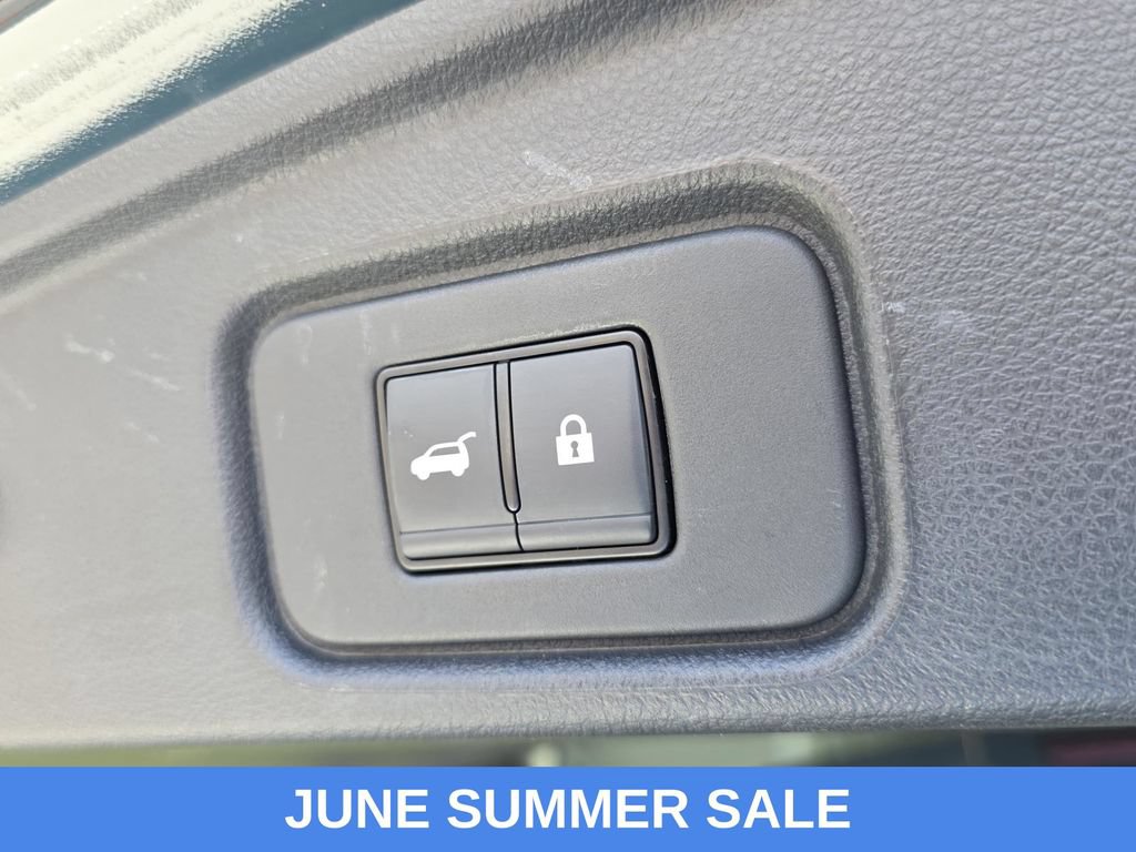 Used 2023 Nissan Pathfinder Platinum FWD image 16