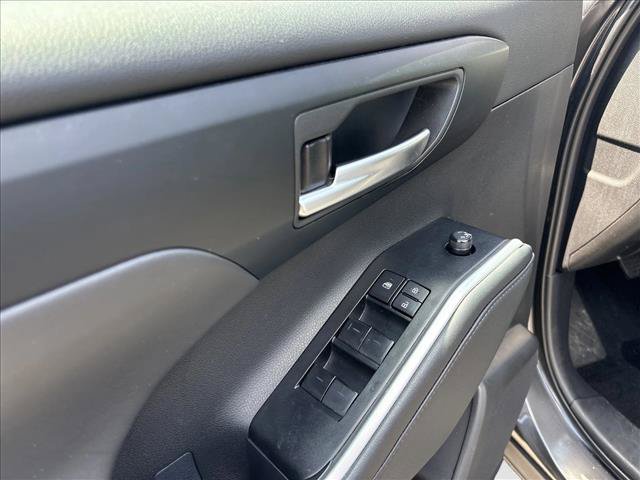 Certified 2025 Toyota Highlander XLE AWD/4WD image 12