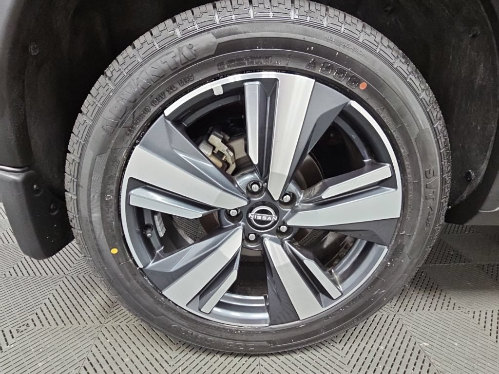 Used 2023 Nissan Rogue SL AWD/4WD image 47