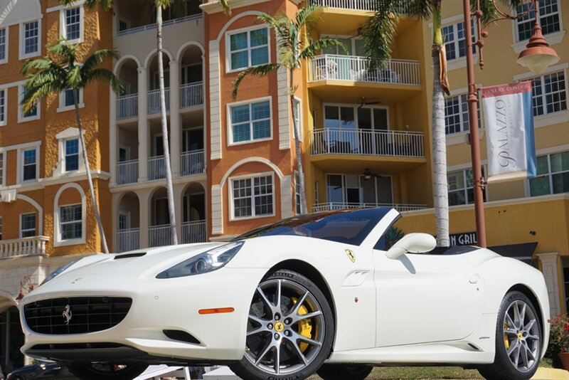 Used 2014 Ferrari California RWD image 34