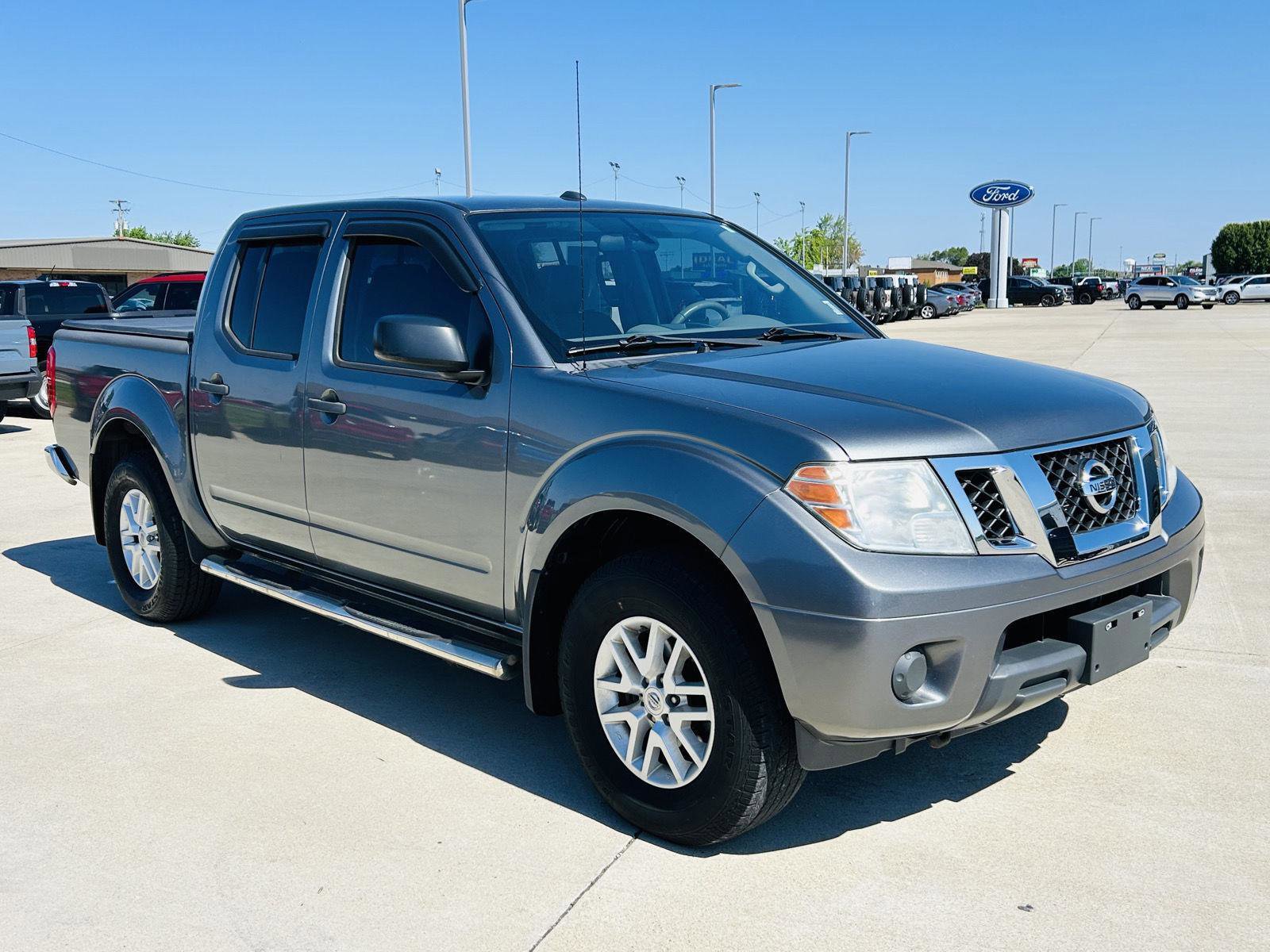 Used 2016 Nissan Frontier SV AWD/4WD image 2