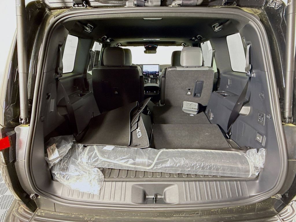 Certified 2024 Lexus GX 550 w/ Accessory Package (Z1) image 24