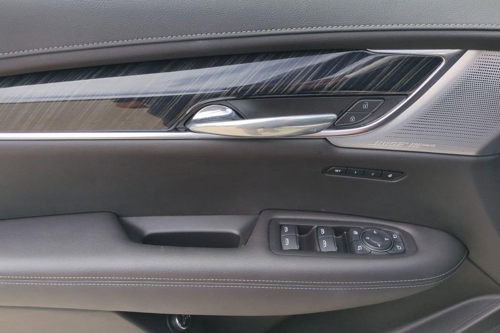 Certified 2023 Cadillac XT6 Premium Luxury image 22