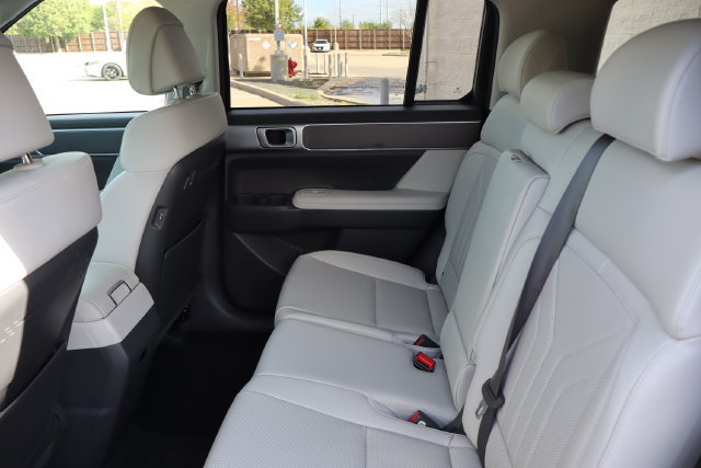 Used 2026 Hyundai Santa Fe SEL FWD image 9