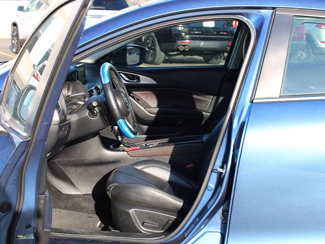 Used 2018 MAZDA MAZDA3 Touring FWD image 12