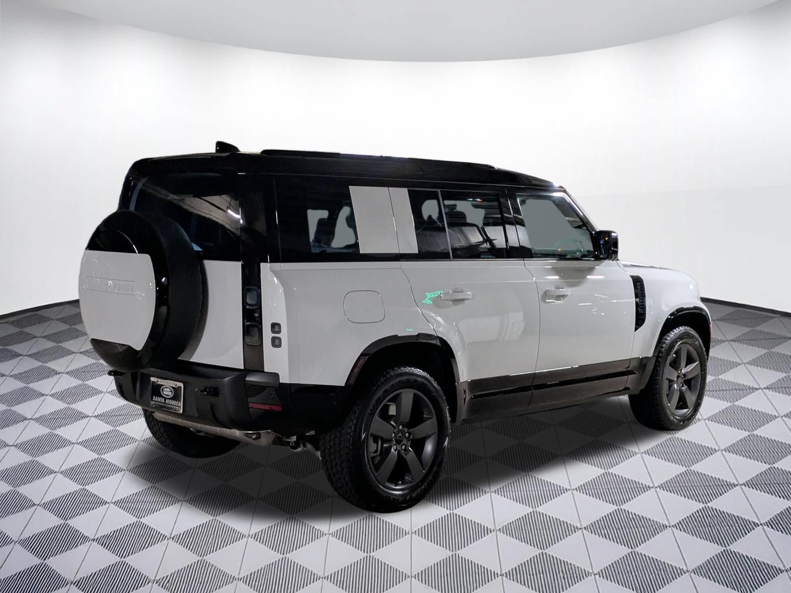 New 2026 Land Rover Defender 110 X-Dynamic SE AWD/4WD image 5