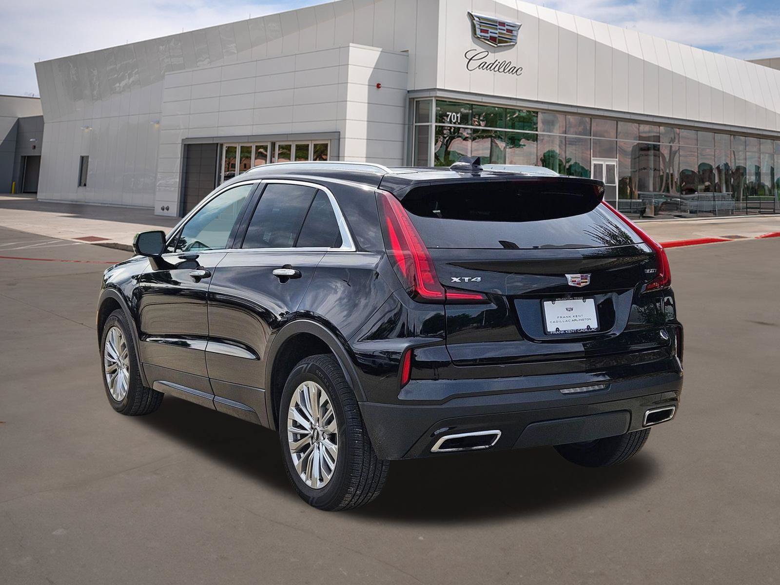 Certified 2024 Cadillac XT4 Premium Luxury FWD image 4
