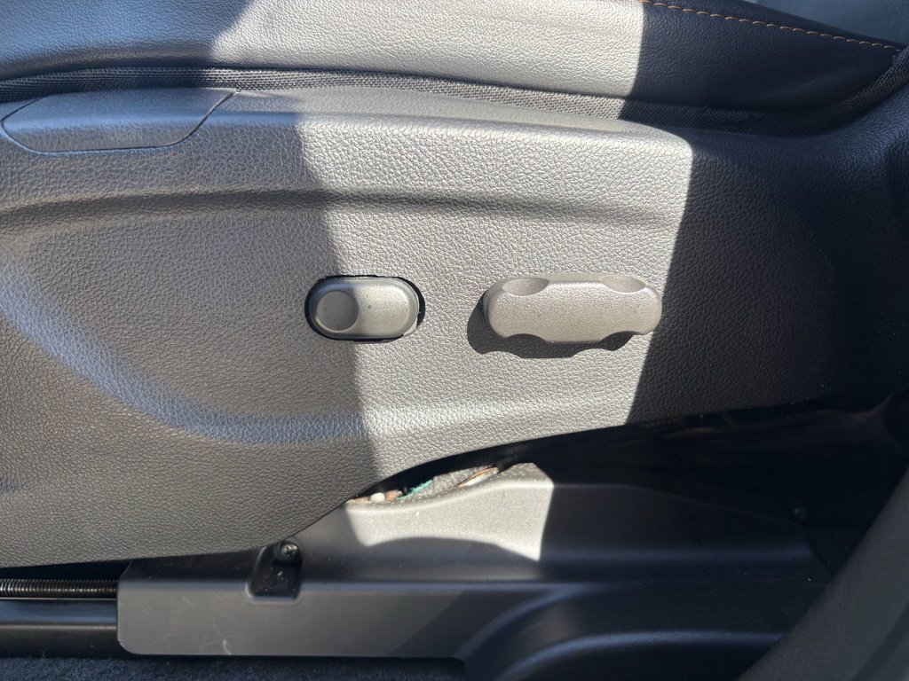 Used 2020 Chevrolet Trax LT w/ LT Convenience Package image 22