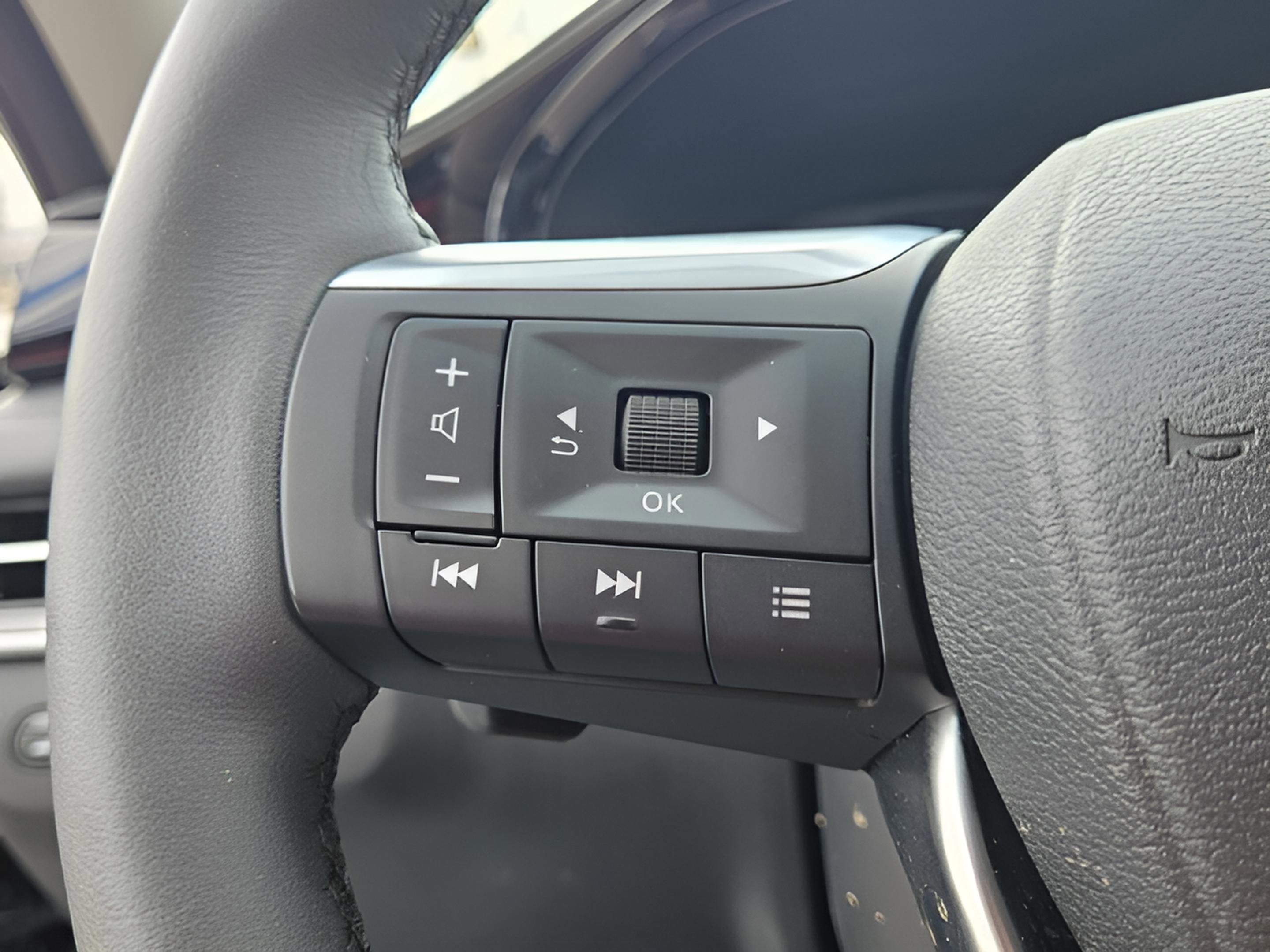 Used 2025 INFINITI QX60 Pure image 19