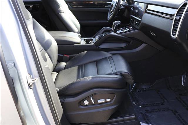 Used 2019 Porsche Cayenne AWD/4WD image 30
