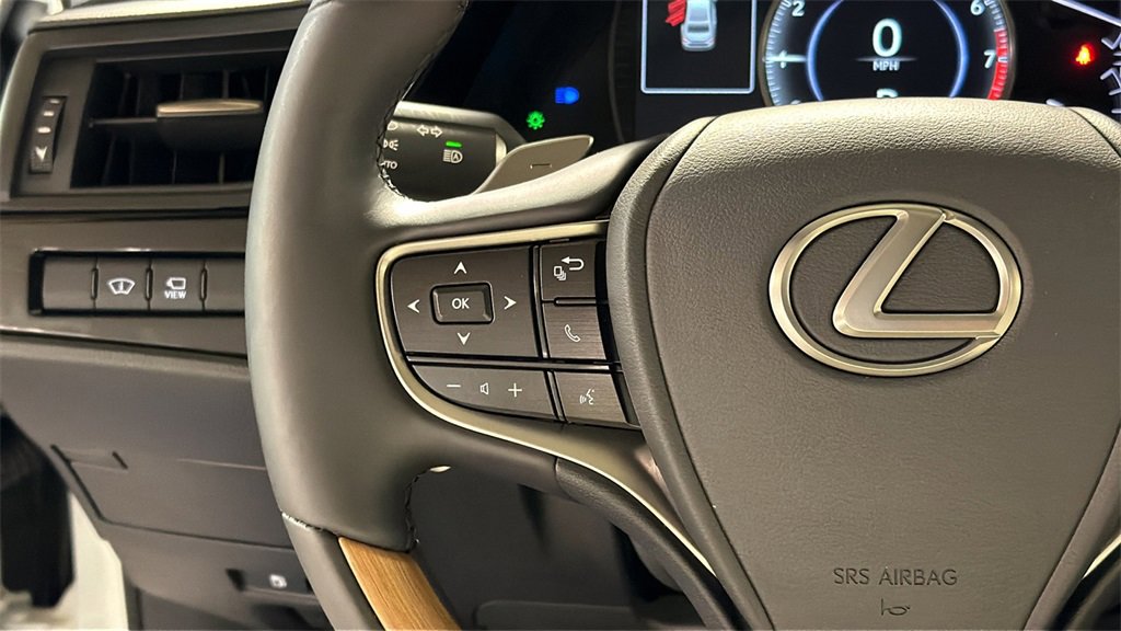 Certified 2025 Lexus ES 350 Ultra Luxury w/ Accessory Package (Z2) image 20