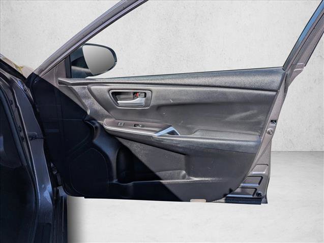 Used 2015 Toyota Camry SE image 22
